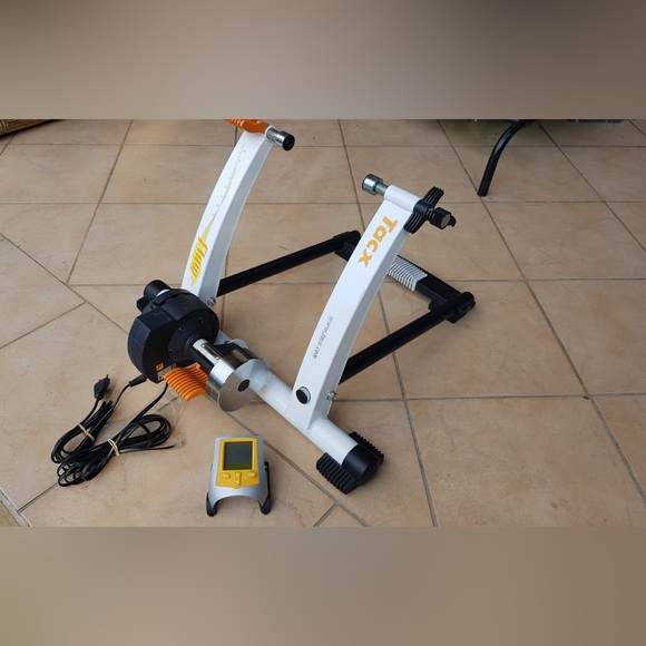 Tacx Flow T1091 Indoor Bike Trainer in White and Orange - Picture 4 of 6